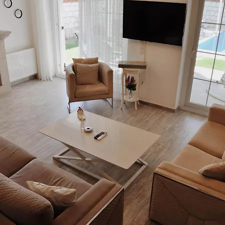 מלון Muejde Alacati Çeşme